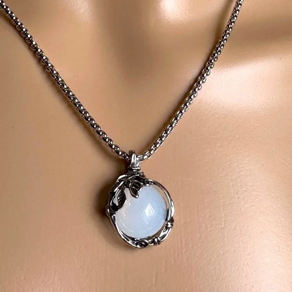 Silvery Retro Leaf Pattern Inlaid Moonstone Pendant/Necklace. - Picture 7 of 7